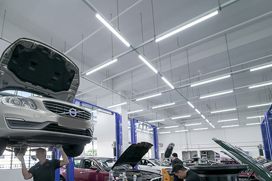 Motor Edgevantage is a reliable Volvo Workshop offering all types of servicing and repairs for all Volvo models. Our fully trained and certified team at our Volvo Workshop stays up to date with the latest Volvo’s product knowledge and technical intricacies.